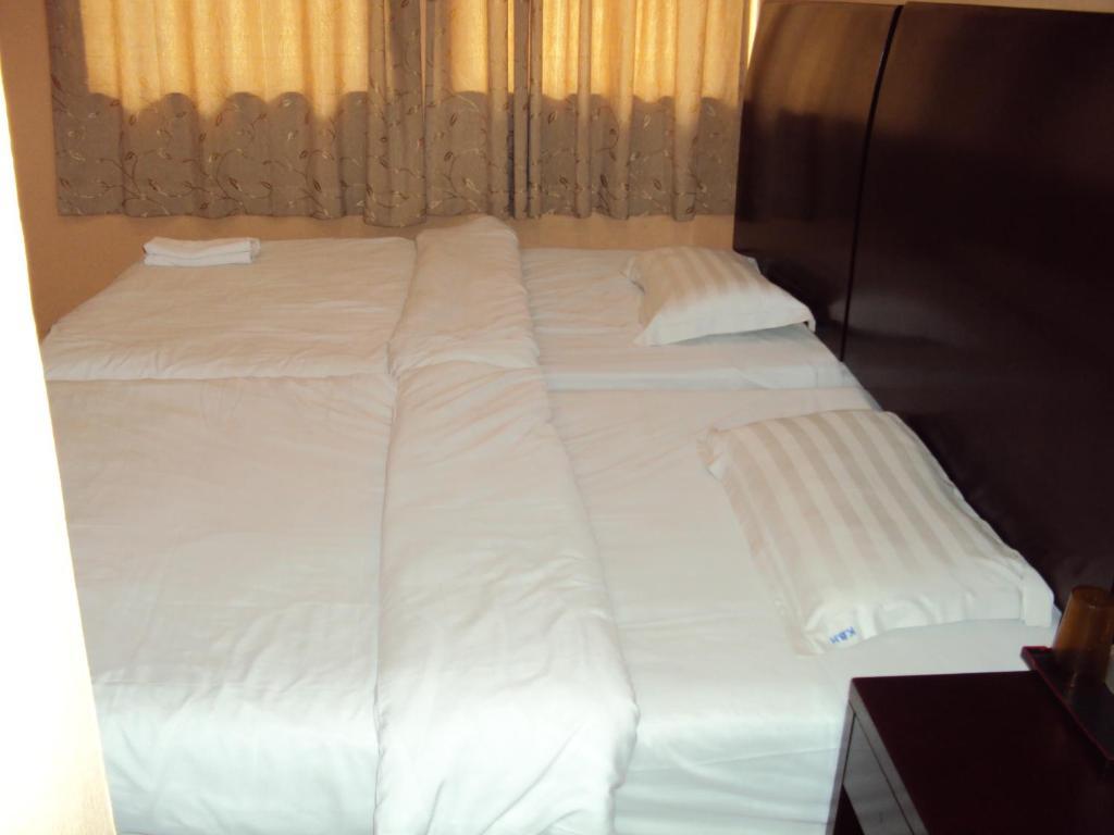 Kinabalu Borneo Hotel Kota Kinabalu Room photo
